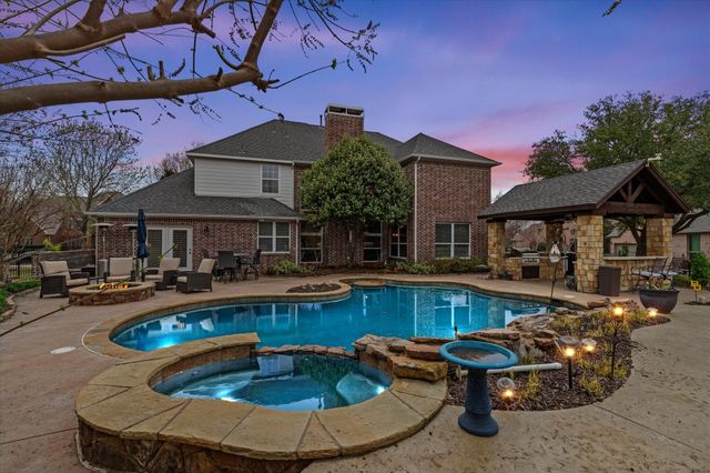 2200 Roadrunner Drive, Flower Mound, TX 75022