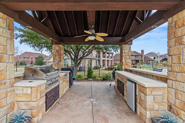 2200 Roadrunner Drive, Flower Mound, TX 75022