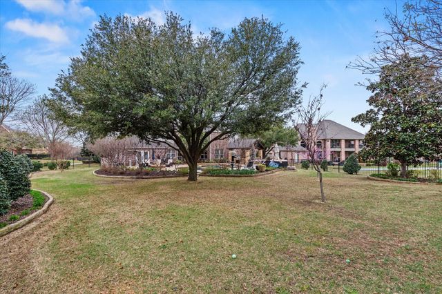 2200 Roadrunner Drive, Flower Mound, TX 75022