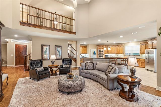 2200 Roadrunner Drive, Flower Mound, TX 75022