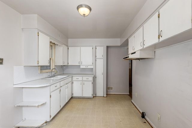 2519 Woodward Avenue SW, Wyoming, MI 49509
