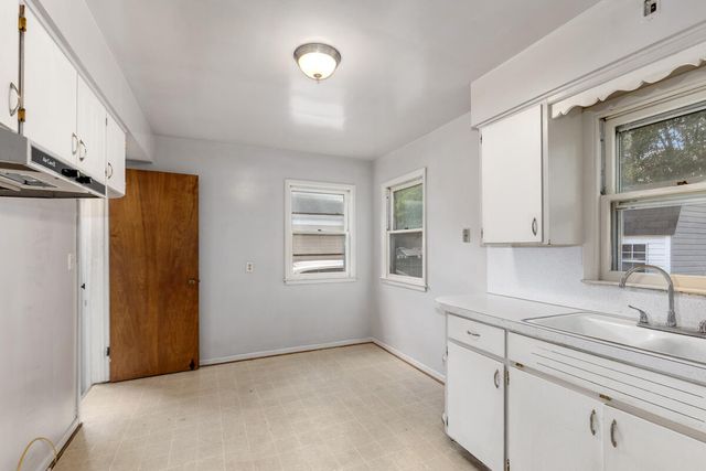 2519 Woodward Avenue SW, Wyoming, MI 49509