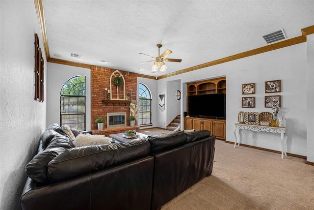 7615 NW Castle Rock Pl, Lawton, OK 73505