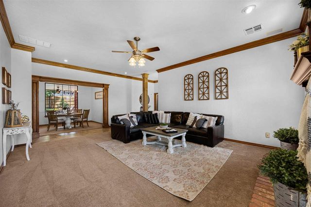 7615 NW Castle Rock Pl, Lawton, OK 73505