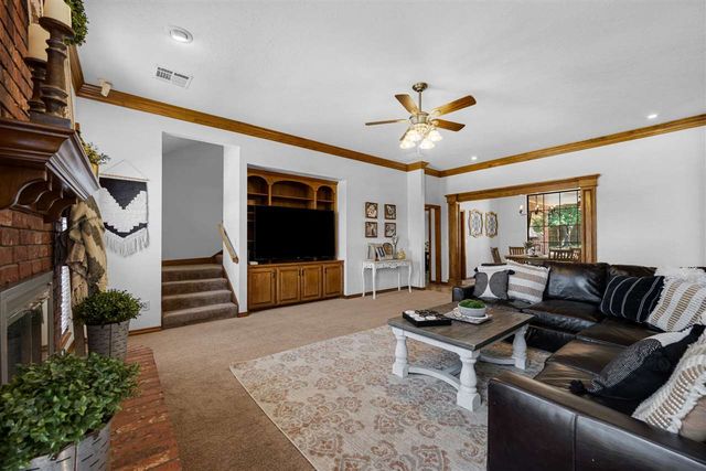 7615 NW Castle Rock Pl, Lawton, OK 73505