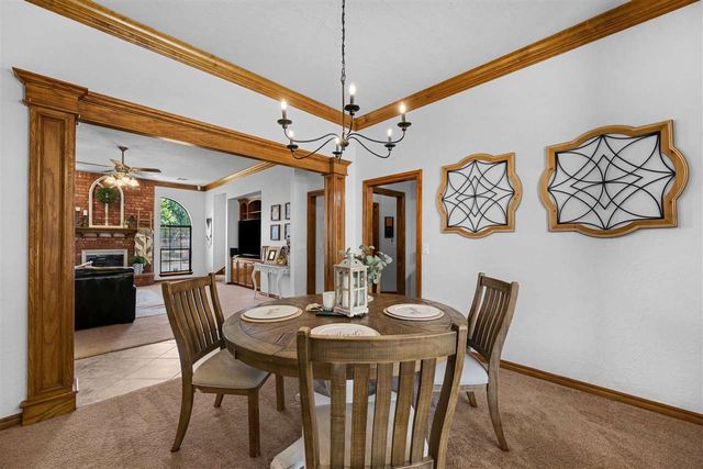 7615 NW Castle Rock Pl, Lawton, OK 73505