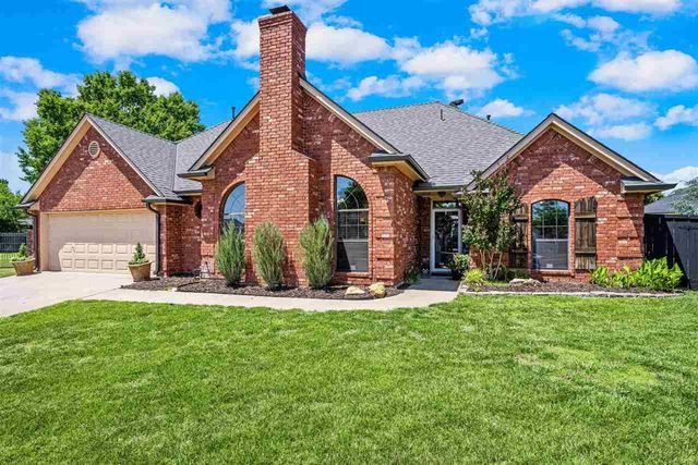 7615 NW Castle Rock Pl, Lawton, OK 73505
