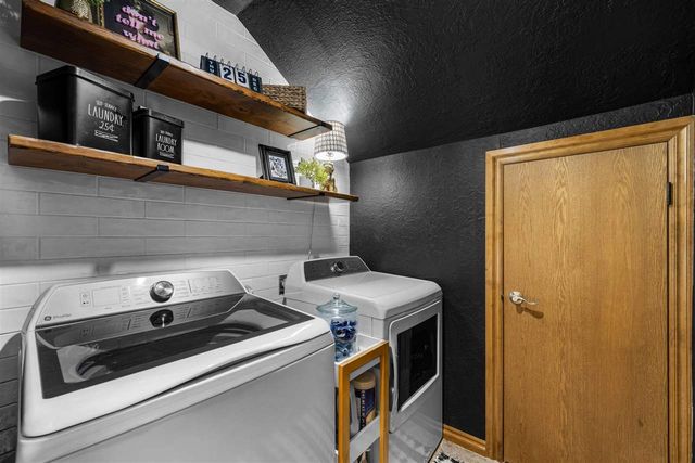 7615 NW Castle Rock Pl, Lawton, OK 73505