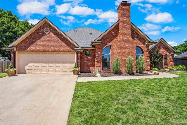 7615 NW Castle Rock Pl, Lawton, OK 73505