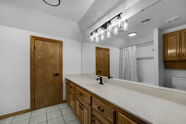 7615 NW Castle Rock Pl, Lawton, OK 73505