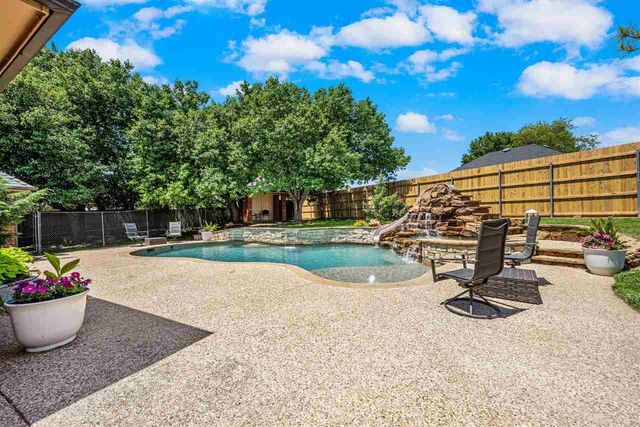 7615 NW Castle Rock Pl, Lawton, OK 73505