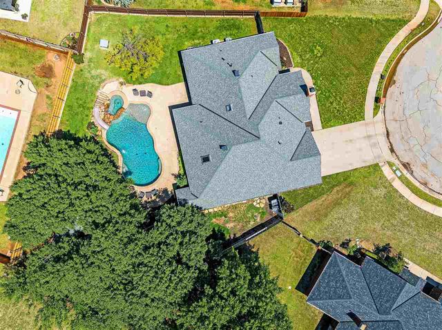 7615 NW Castle Rock Pl, Lawton, OK 73505