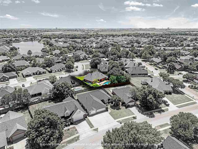 7615 NW Castle Rock Pl, Lawton, OK 73505