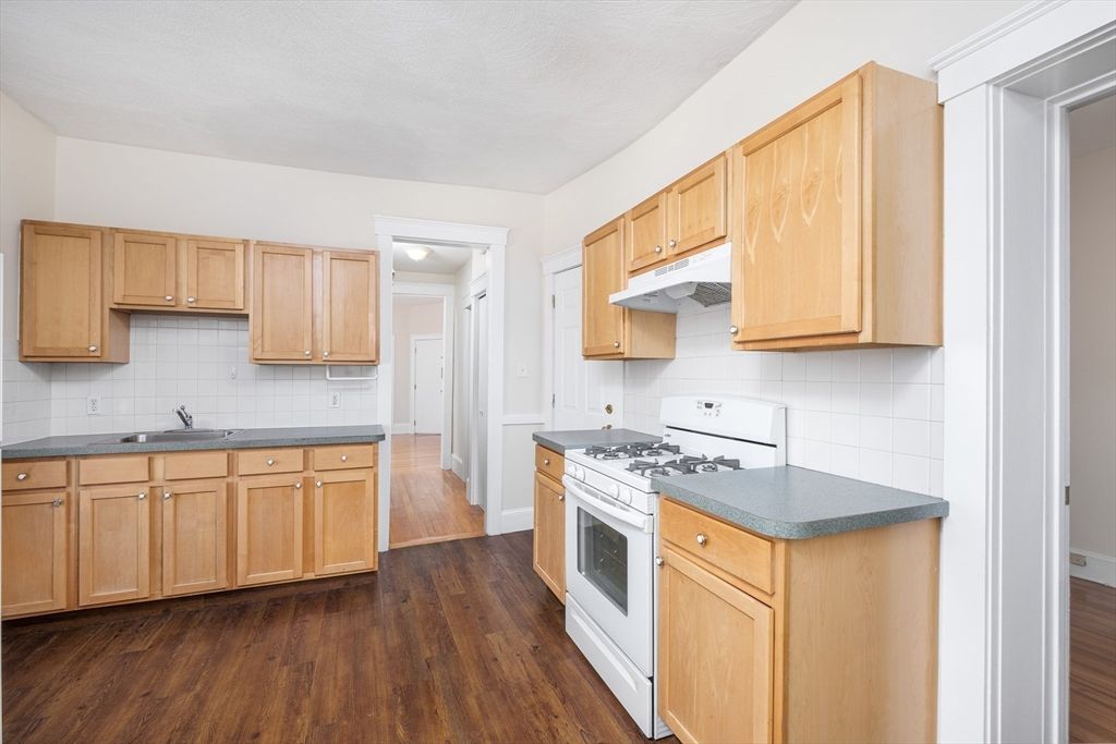 26 Pearl St 5, Somerville, MA 02145