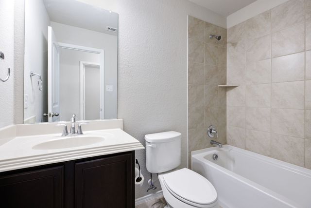1725 Crescent Oak Street, Wylie, TX 75098