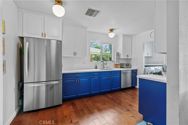 7819 Whitsett, North Hollywood, CA 91605