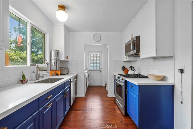 7819 Whitsett, North Hollywood, CA 91605