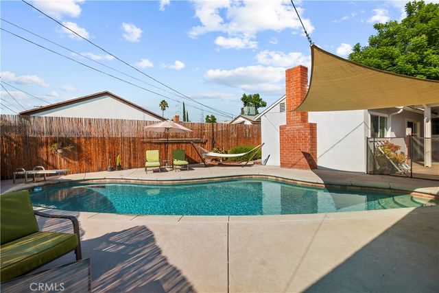 7819 Whitsett, North Hollywood, CA 91605