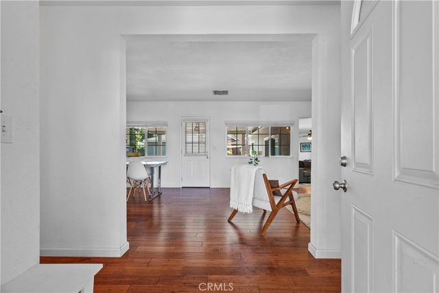 7819 Whitsett, North Hollywood, CA 91605