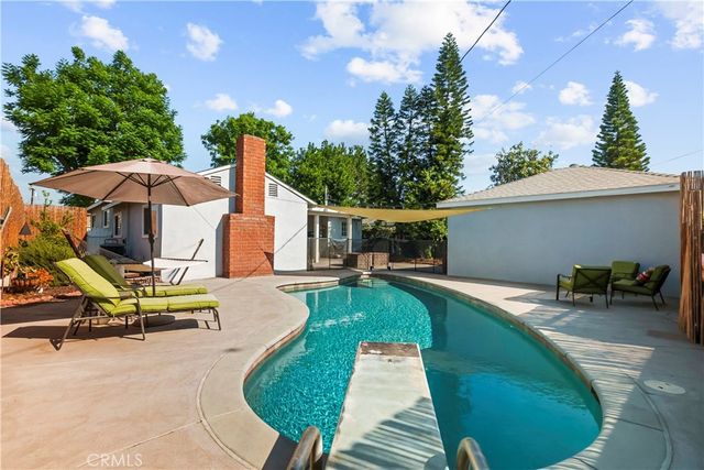 7819 Whitsett, North Hollywood, CA 91605