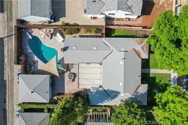 7819 Whitsett, North Hollywood, CA 91605
