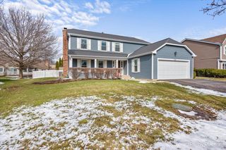 3218 Blackhawk Trail, St. Charles, IL 60174