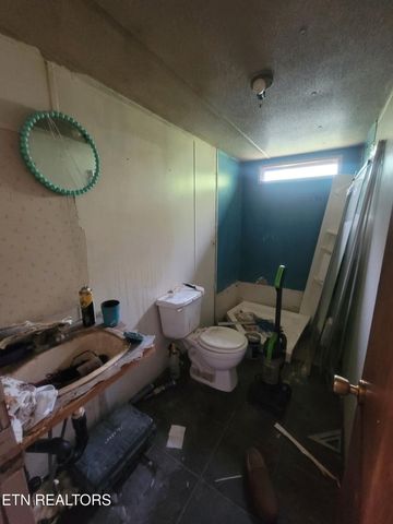 9217 Kodak Rd, Kodak, TN 37764