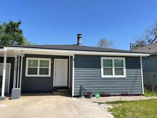 1412 S Hart Avenue, Orange, TX 77630