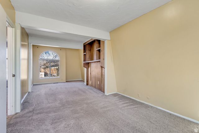 5731 S BLAKE DR, Taylorsville, UT 84129