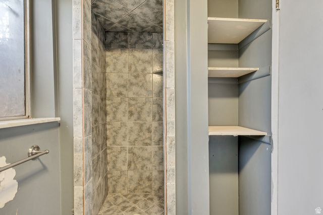 5731 S BLAKE DR, Taylorsville, UT 84129