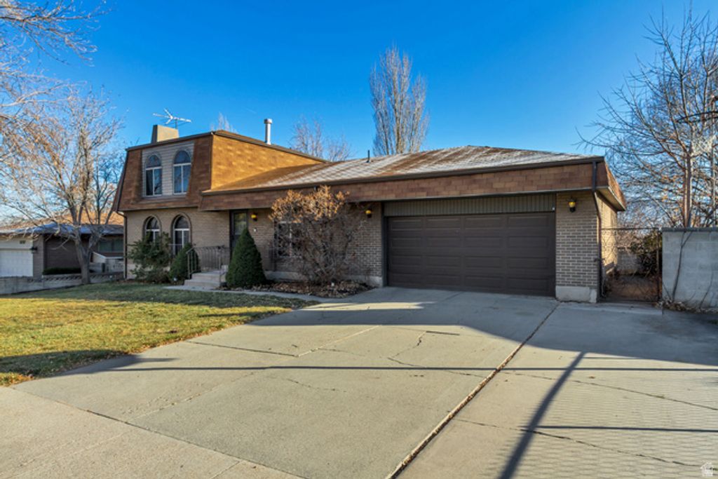 5731 S BLAKE DR, Taylorsville, UT 84129