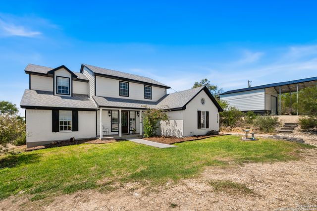 1718 County Road 4511, Hondo, TX 78861