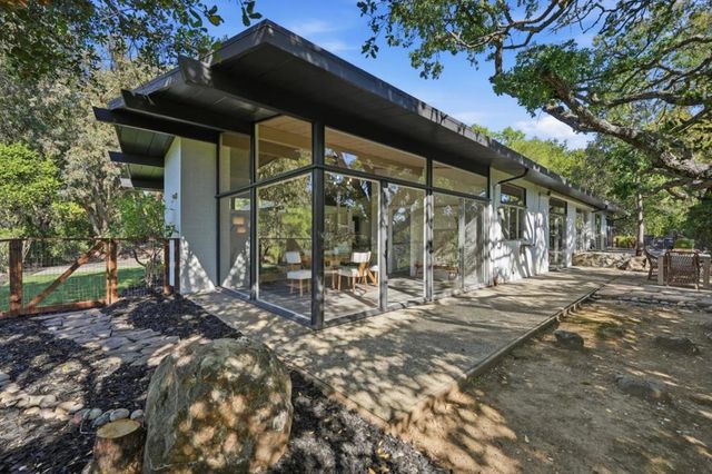 2930 Alexis Drive, Palo Alto, CA 94304