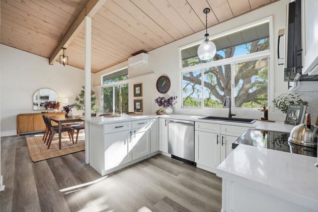 2930 Alexis Drive, Palo Alto, CA 94304