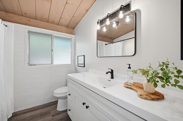 2930 Alexis Drive, Palo Alto, CA 94304