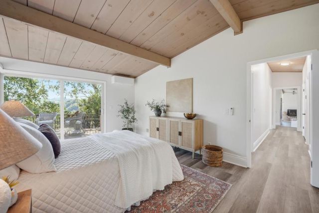 2930 Alexis Drive, Palo Alto, CA 94304