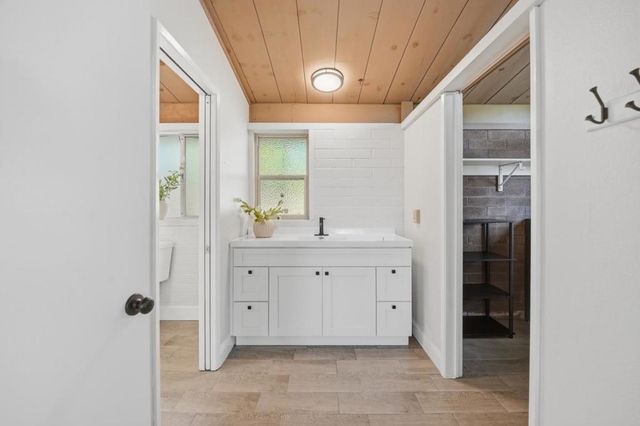 2930 Alexis Drive, Palo Alto, CA 94304