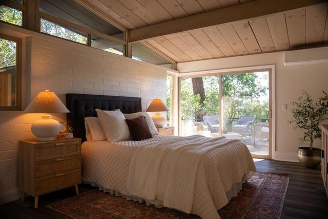 2930 Alexis Drive, Palo Alto, CA 94304