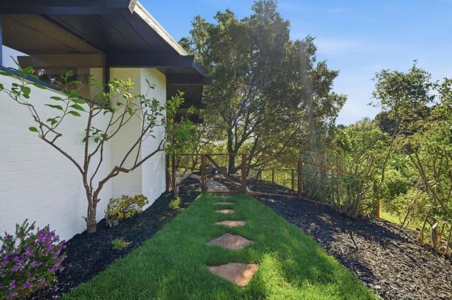 2930 Alexis Drive, Palo Alto, CA 94304