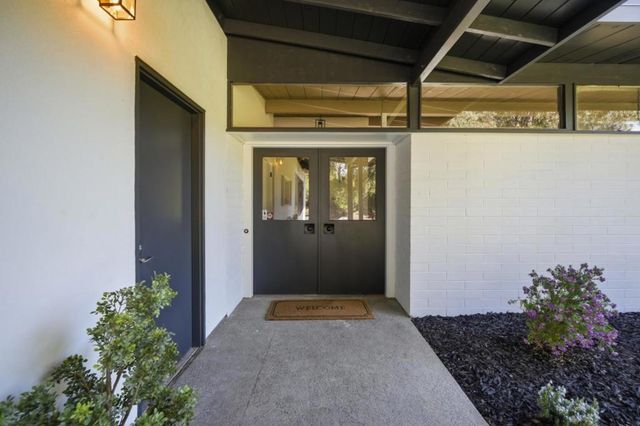 2930 Alexis Drive, Palo Alto, CA 94304