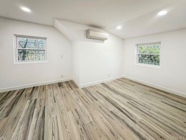 16 SUNSET Drive, Huntington, NY 11743