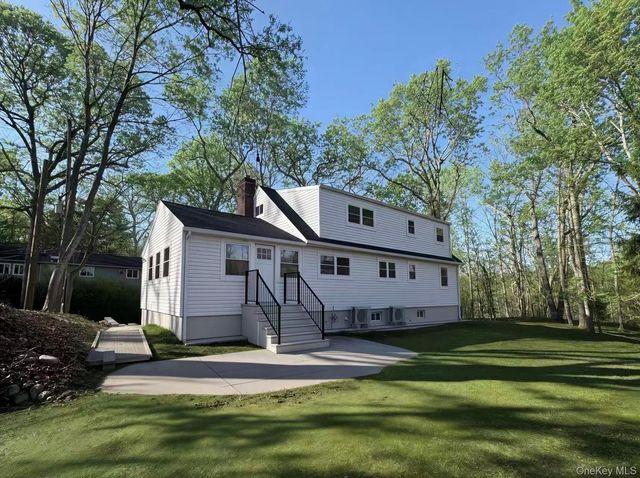 16 SUNSET Drive, Huntington, NY 11743