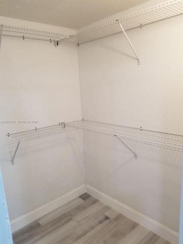 2990 NE 16th Ave 105, Oakland Park, FL 33334