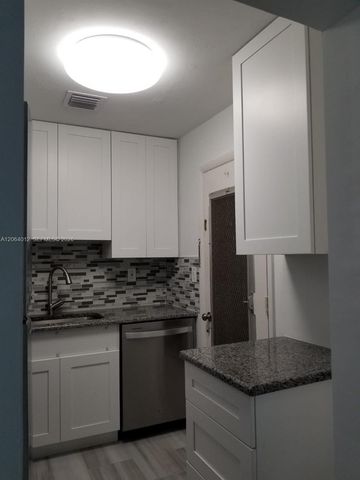 2990 NE 16th Ave 105, Oakland Park, FL 33334