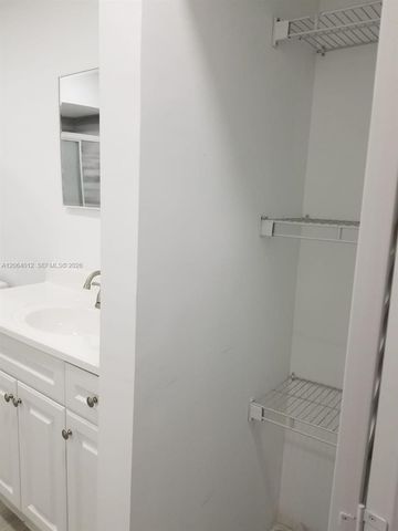 2990 NE 16th Ave 105, Oakland Park, FL 33334