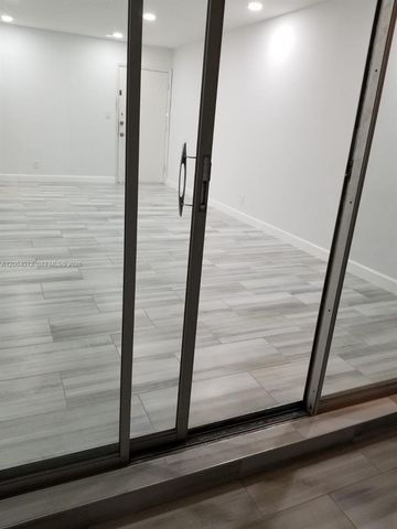 2990 NE 16th Ave 105, Oakland Park, FL 33334