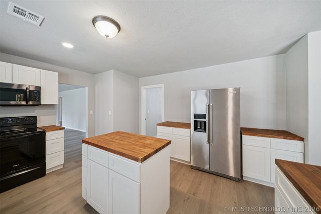 215 S Elliott Street, Pryor, OK 74361