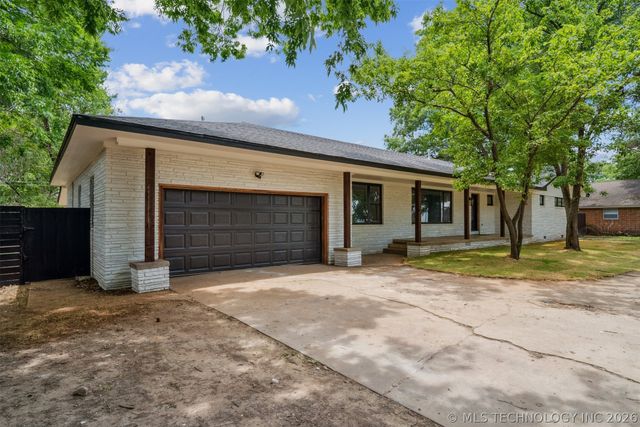 215 S Elliott Street, Pryor, OK 74361