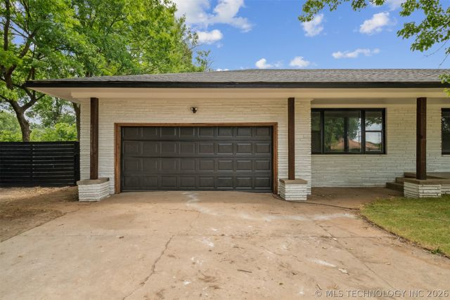 215 S Elliott Street, Pryor, OK 74361