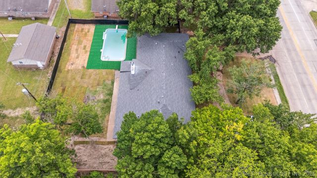 215 S Elliott Street, Pryor, OK 74361